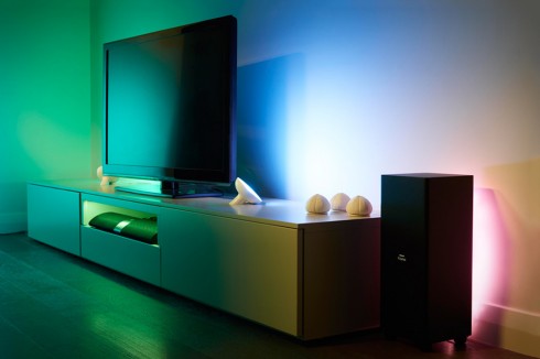 philips-hue-team-up-to-introduce-lightstrips-livingcolors-bloom-1