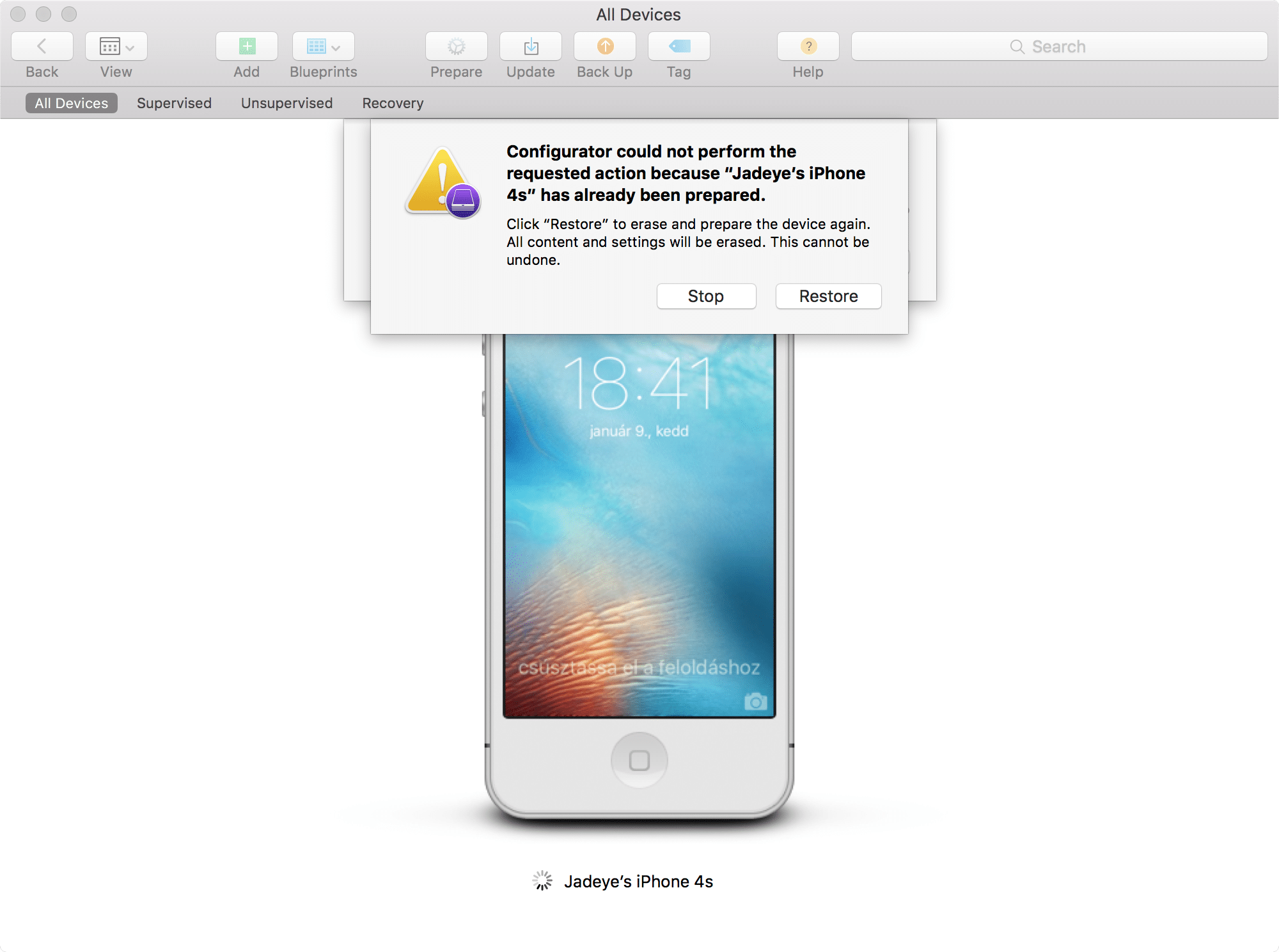 Kép: Apple Configurator: az eszköz felügyeletéhez a készülék szoftverének visszaállítása (restore) szükséges, amit jóvá kell hagynunk.