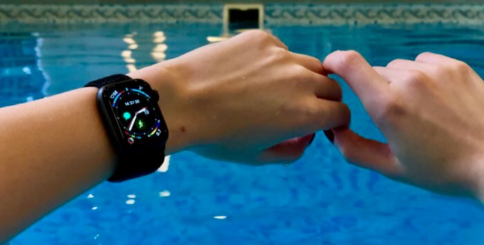 Apple Watch úszás