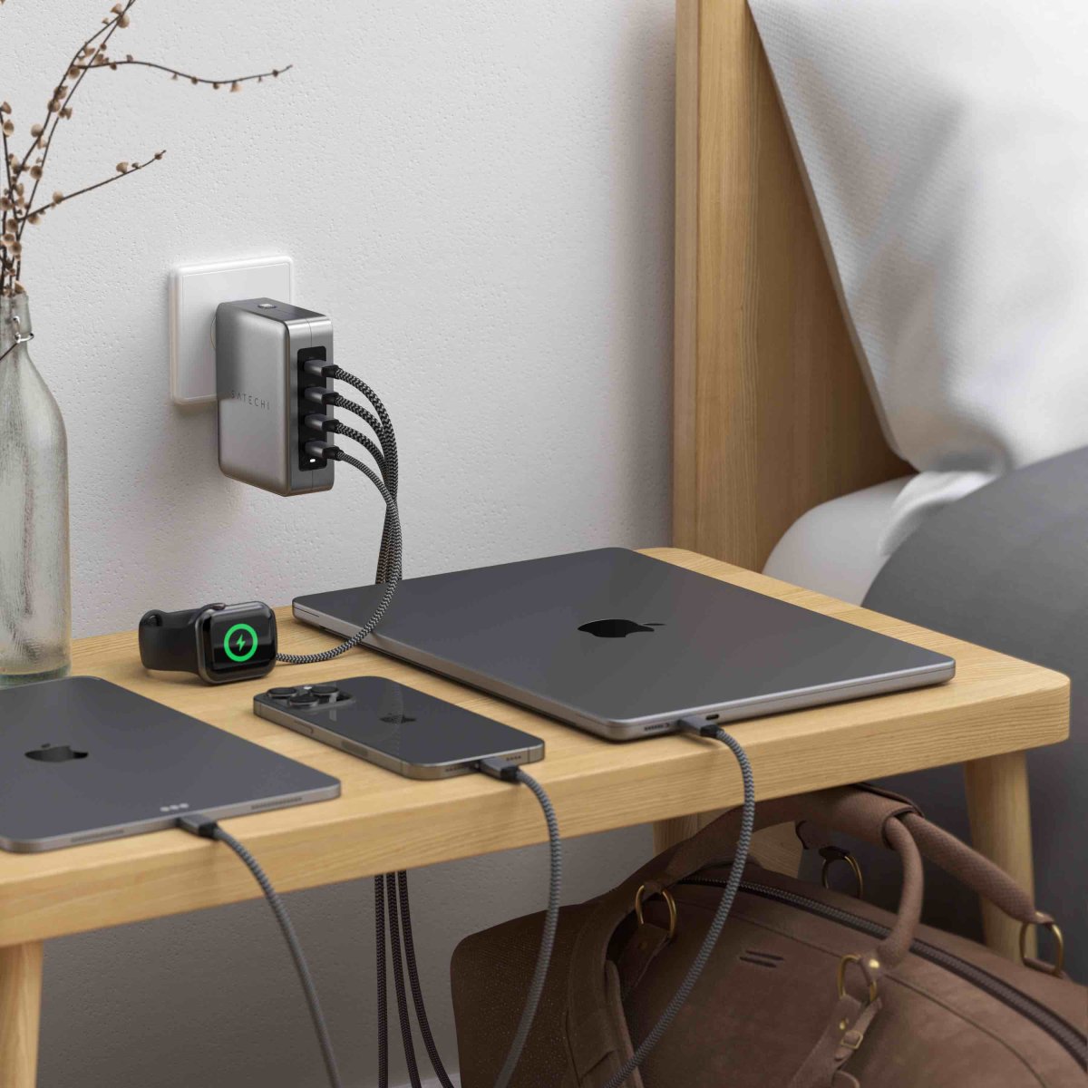 Satechi - Travel Chrager 145W USB-C 4 portos (4x USB-C PD, UK-EU-AU-US adapter és hálós táska) - Szürke - Image 4