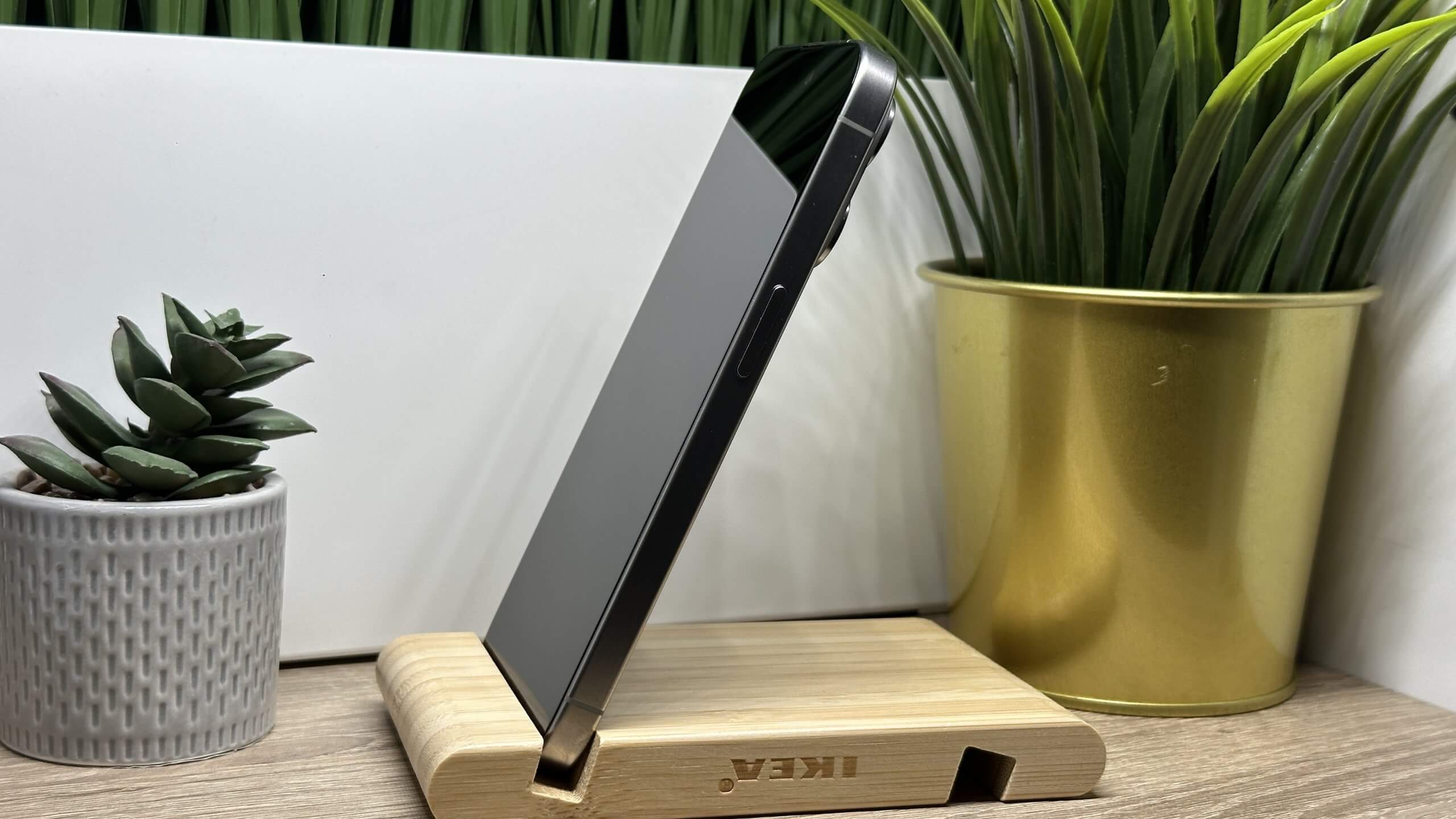 iPhone 15 Pro 256GB Naturál Titán - (használt, hibátlan állapot) - Image 3