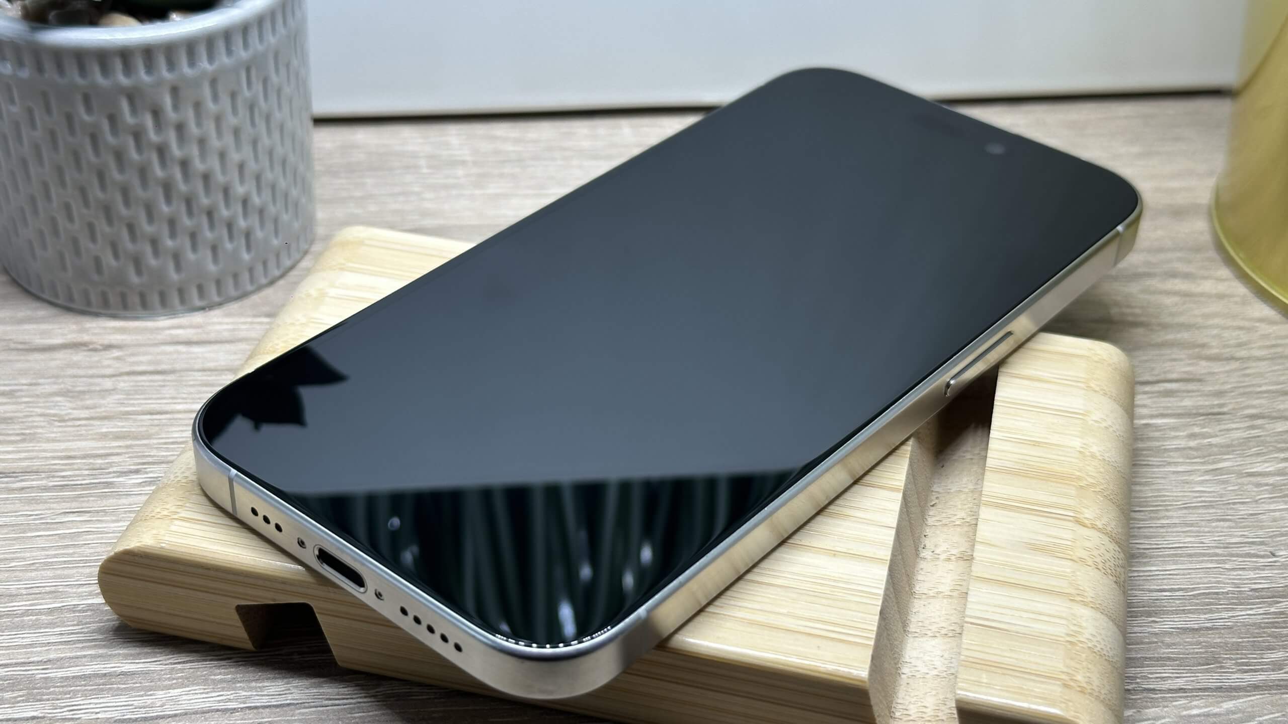 iPhone 15 Pro 256GB Fehér Titán - (használt, hibátlan állapot) - Image 2