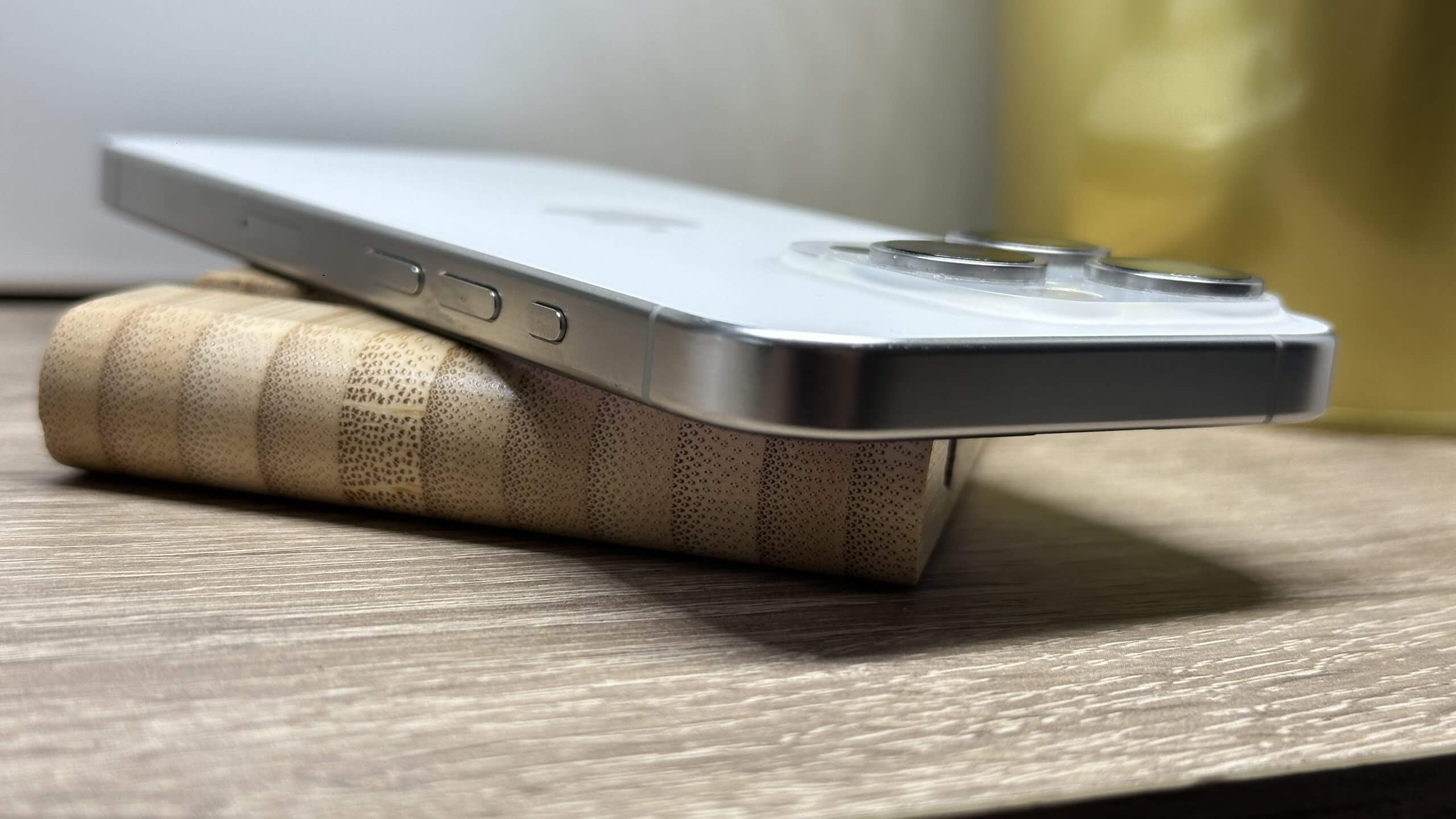 iPhone 15 Pro 256GB Fehér Titán - (használt, hibátlan állapot) - Image 8