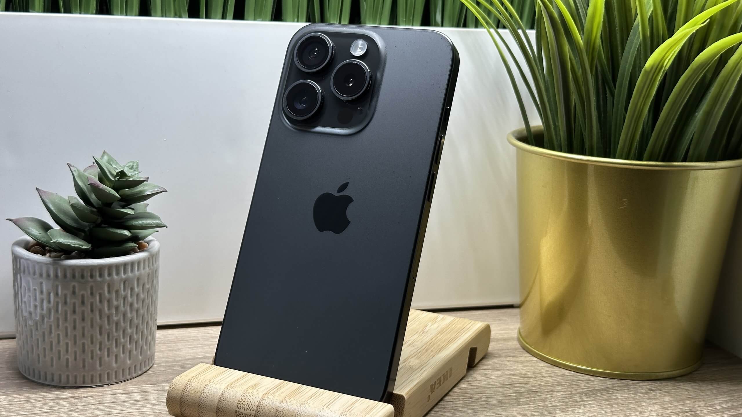 iPhone 15 Pro 256GB Fekete Titán - (használt, hibátlan állapot)