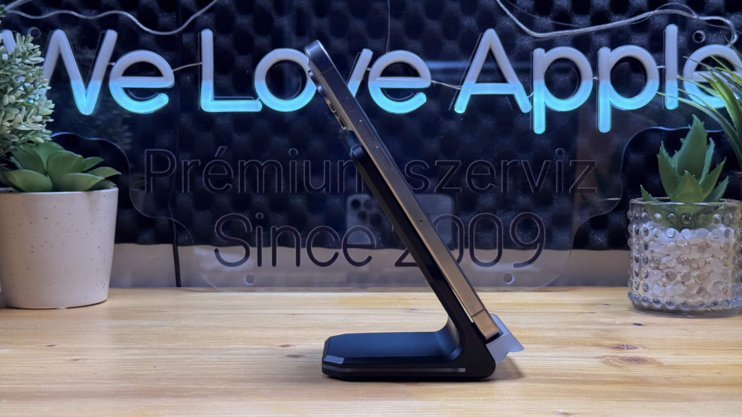 iPhone 16 Pro Max 256GB Natúr Titán - (használt, hibátlan állapot) - Image 5