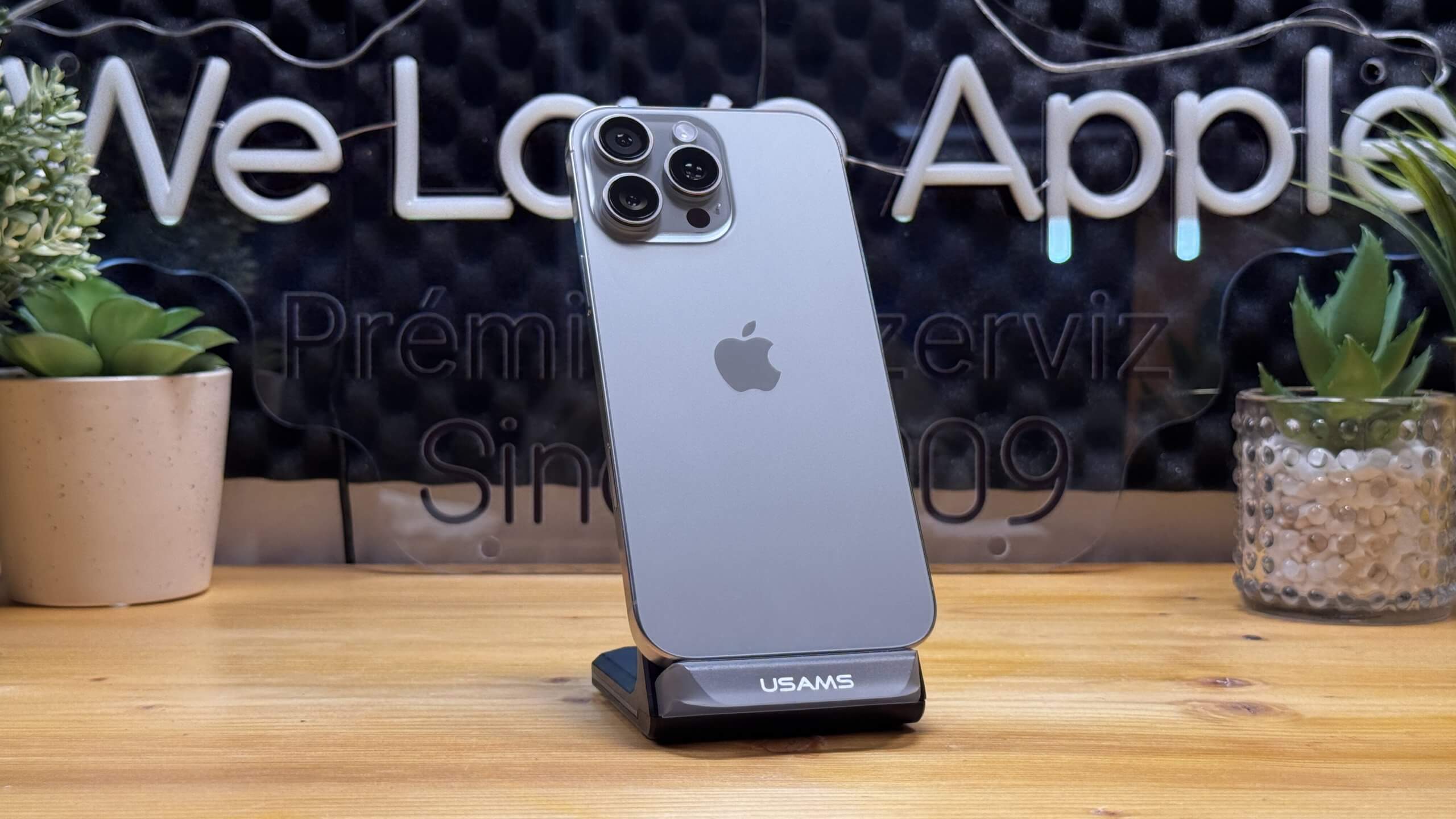 iPhone 16 Pro Max 256GB Natúr Titán - (használt, hibátlan állapot)