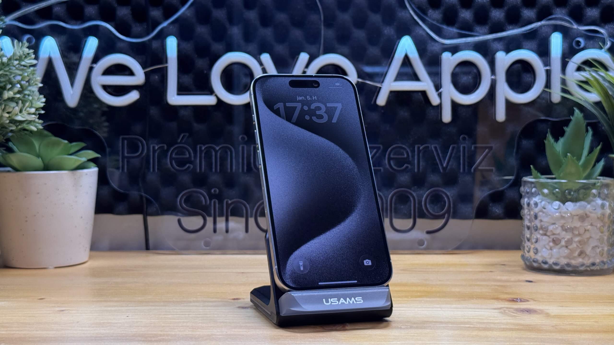 iPhone 15 Pro 256GB Fehér Titán - (használt, hibátlan állapot) - Image 3