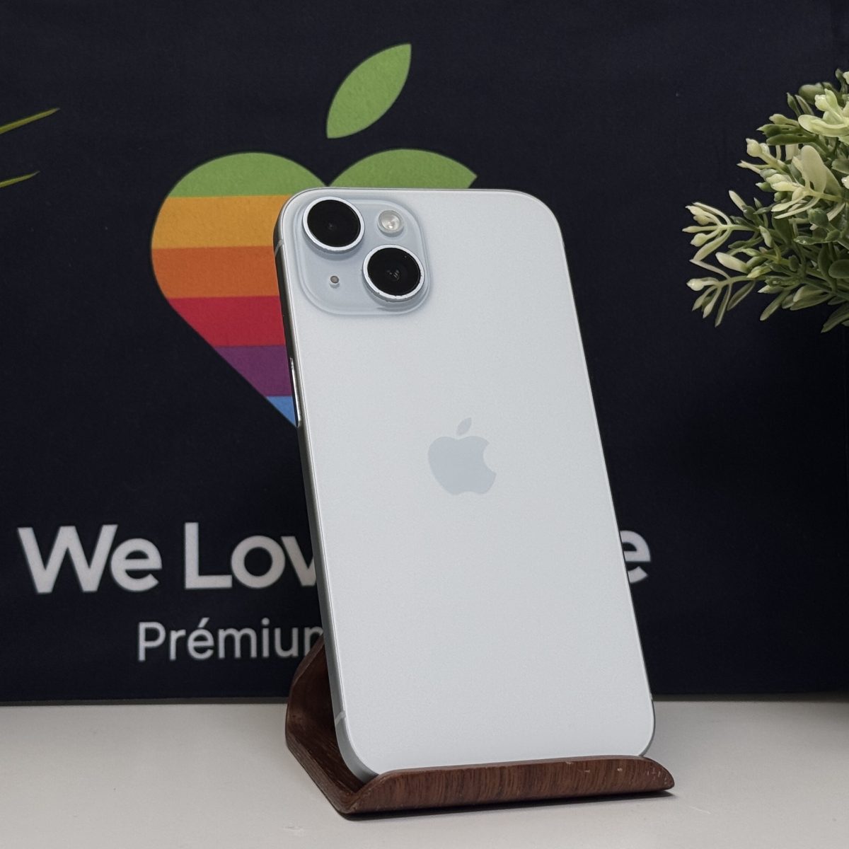 iPhone 15 128GB
