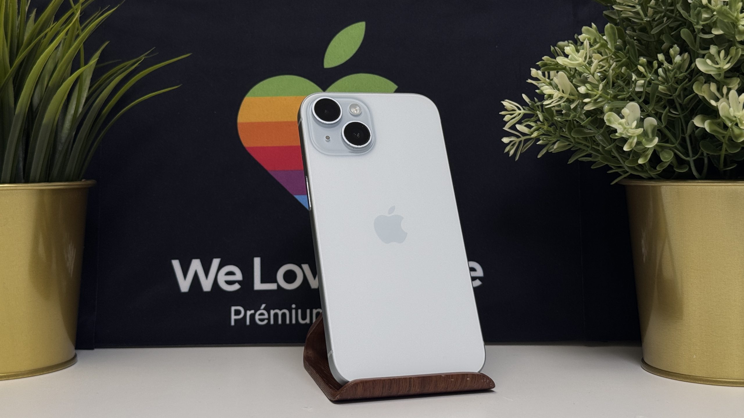 iPhone 15 256GB