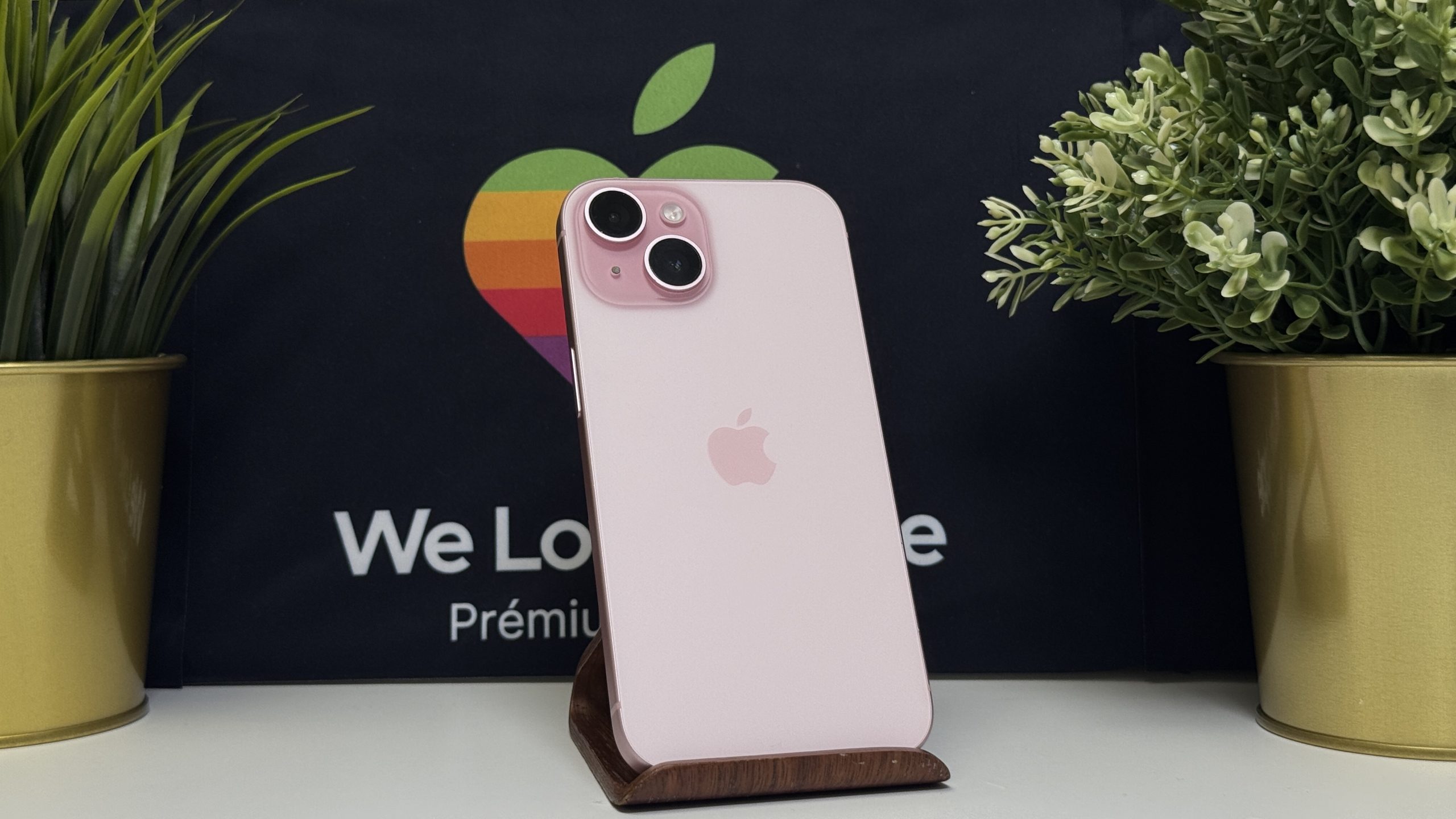 iPhone 15 256GB