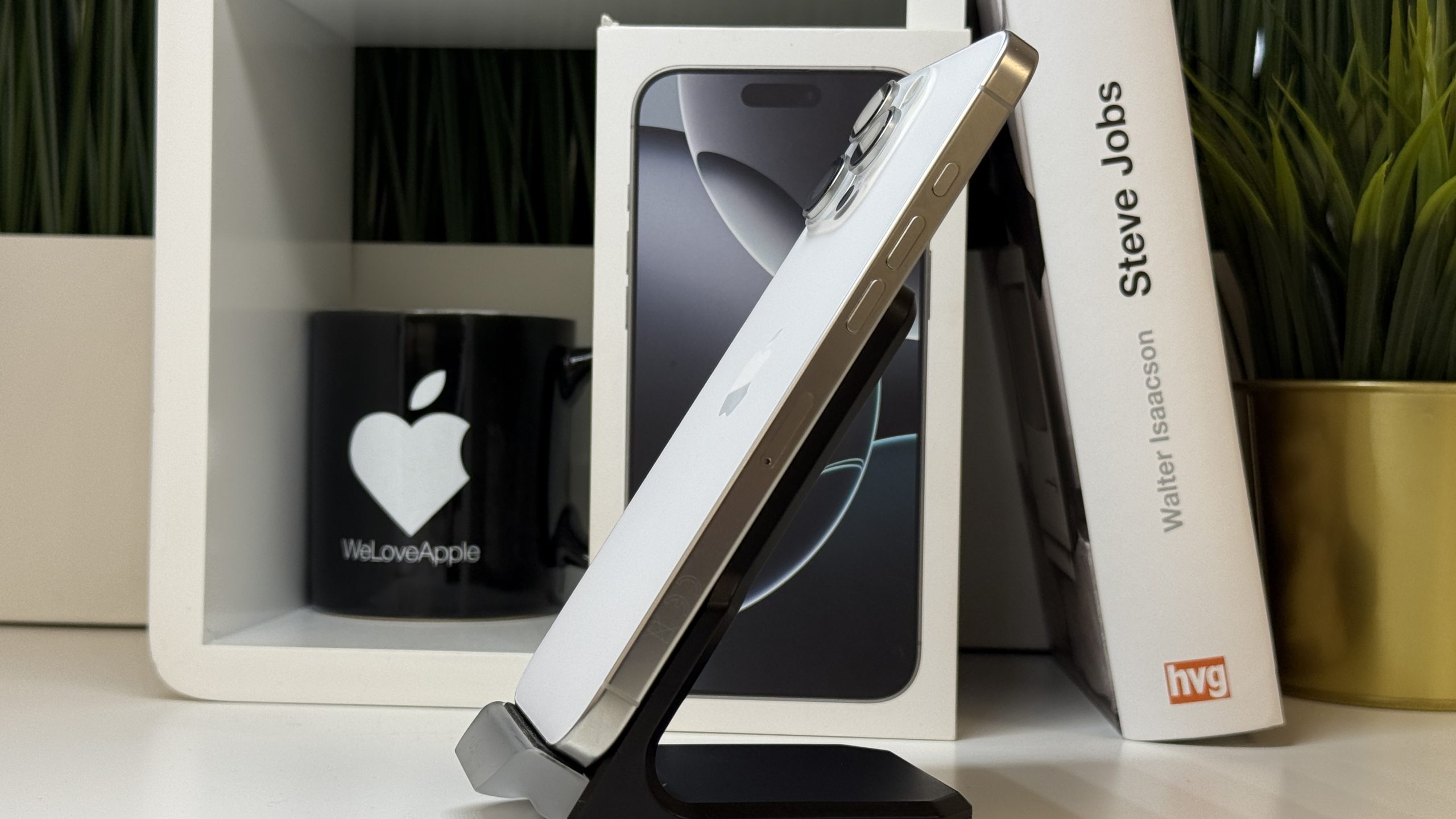 iPhone 16 Pro Max 256GB - Image 4