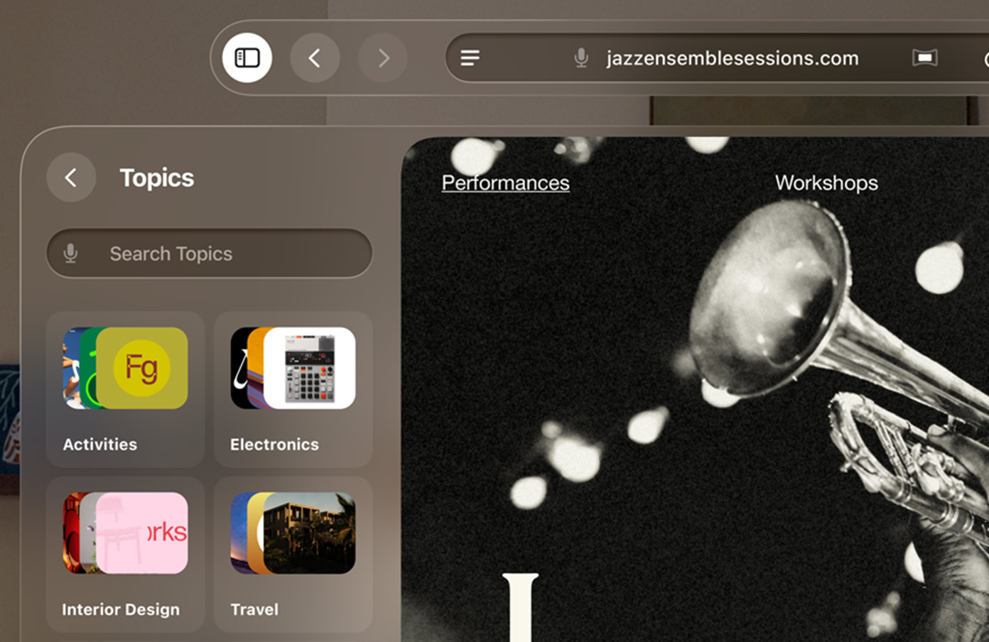 Az Apple Vision Pro-n megnyitott Safari látható, benne a témák szerint csoportosított Olvasási lista.